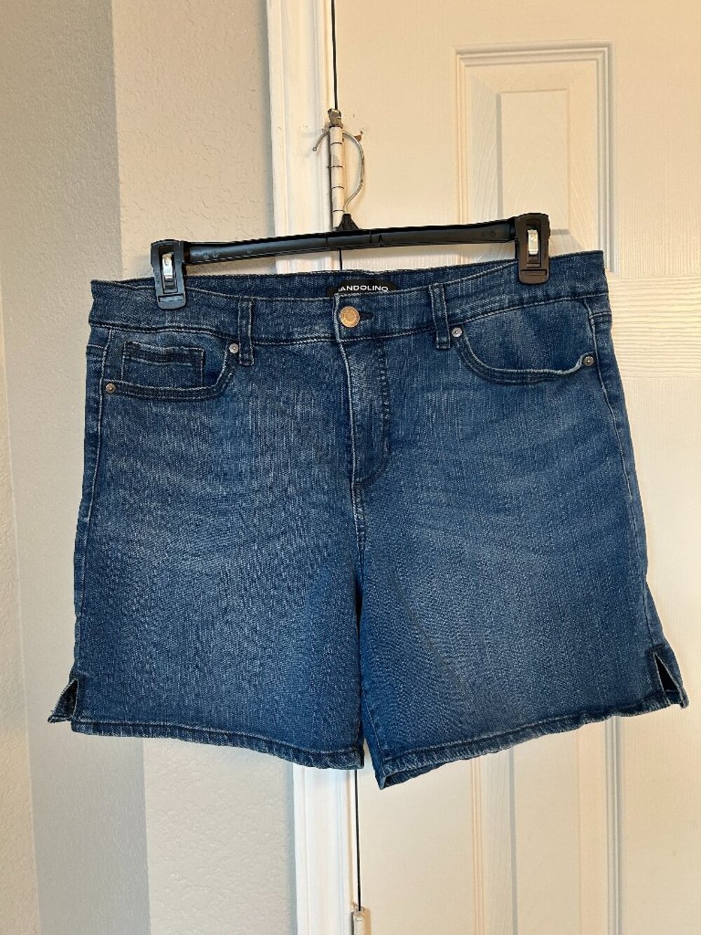 Bandolino Amalia Blue Denim Short - Size 14
